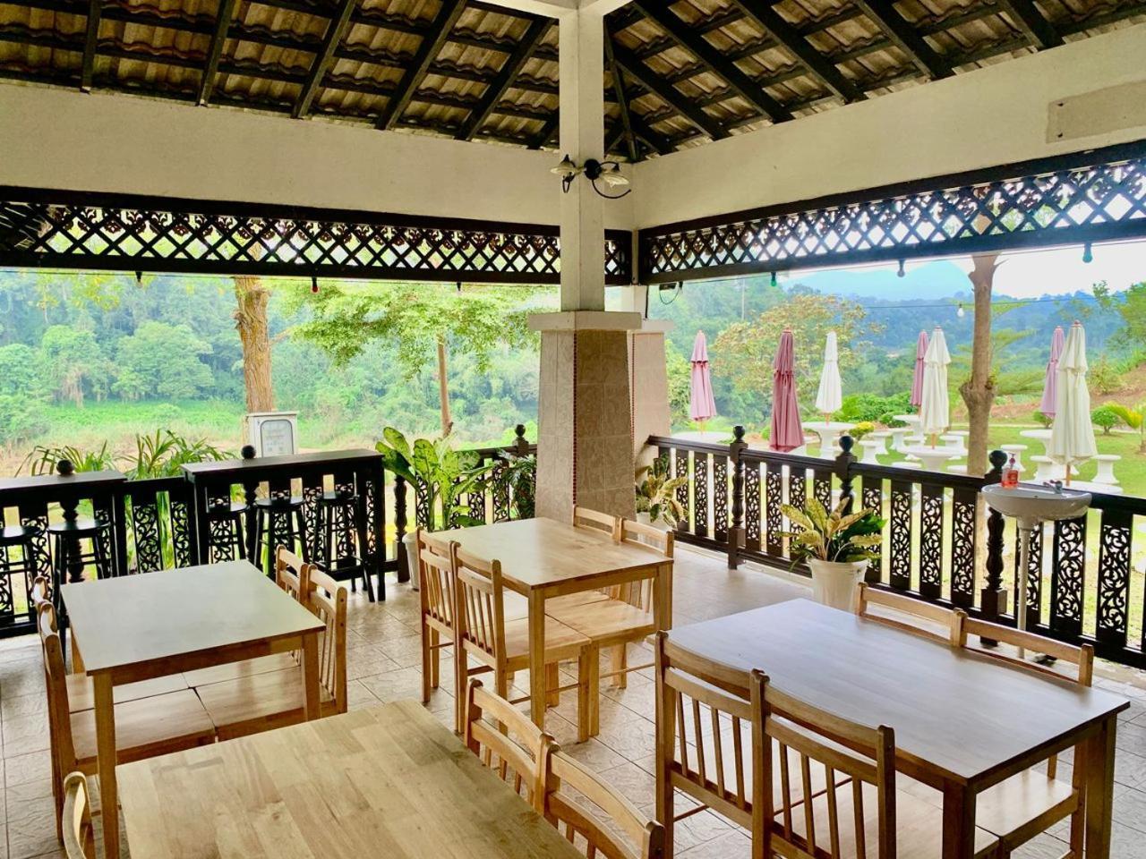 Asiacamp Taman Negara Resort Куала Тахан Екстериор снимка